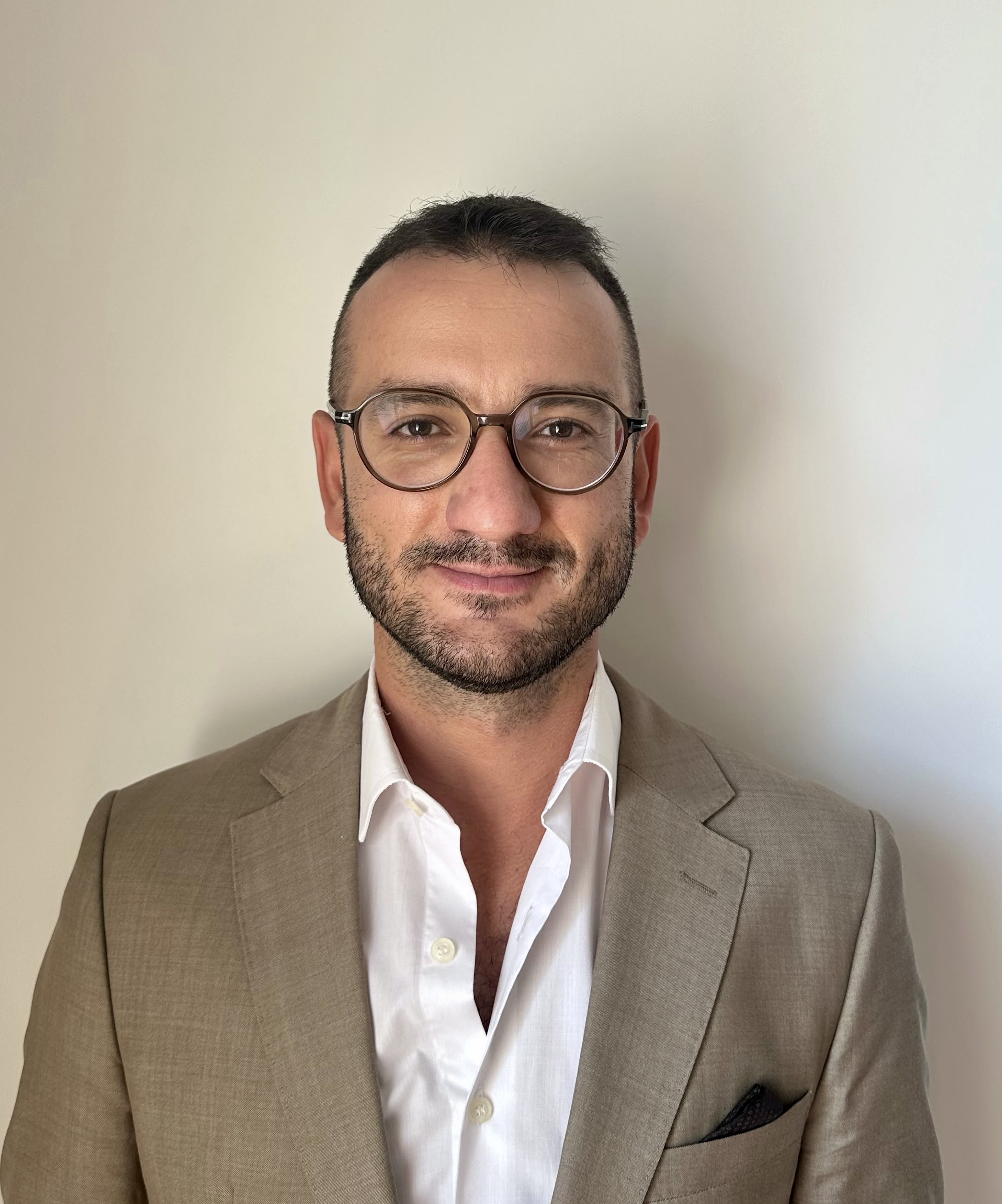 Dr. Caner ÖZYILDIRIM